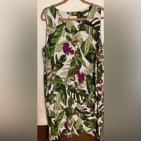 Sleeveless V-Neck Tiered Dress - Picture 5 of 6